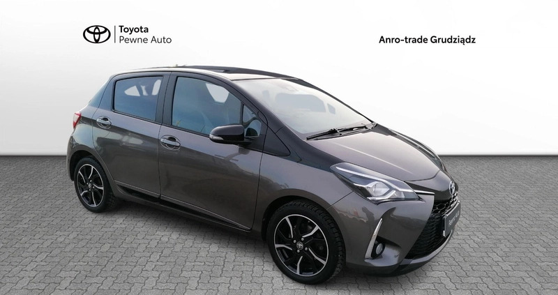 Toyota Yaris cena 59900 przebieg: 34622, rok produkcji 2017 z Grudziądz małe 211